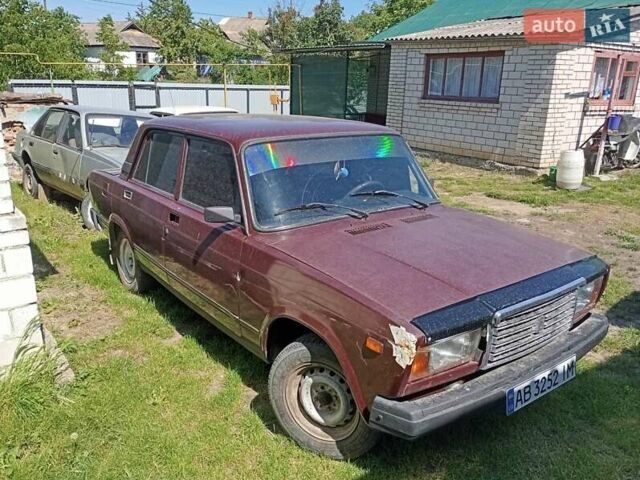 Красный ВАЗ 2107, объемом двигателя 1.5 л и пробегом 100 тыс. км за 800 $, фото 1 на Automoto.ua