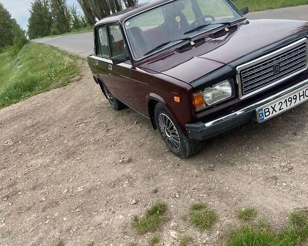 Красный ВАЗ 2107, объемом двигателя 1.5 л и пробегом 70 тыс. км за 1750 $, фото 1 на Automoto.ua