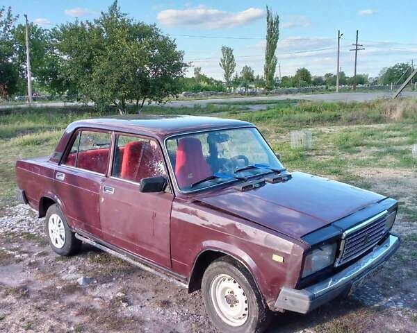 ВАЗ 2107 2006 в Новом Буге на Automoto.ua Красный ВАЗ 2107, объемом двигателя 1.3 л и пробегом 60 тыс. км за 529 $, фото 4 на Automoto.ua