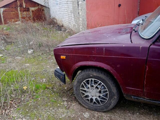 Красный ВАЗ 2107, объемом двигателя 1.6 л и пробегом 0 тыс. км за 500 $, фото 6 на Automoto.ua