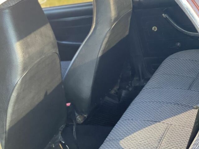 Красный ВАЗ 2107, объемом двигателя 1.5 л и пробегом 86 тыс. км за 2000 $, фото 7 на Automoto.ua