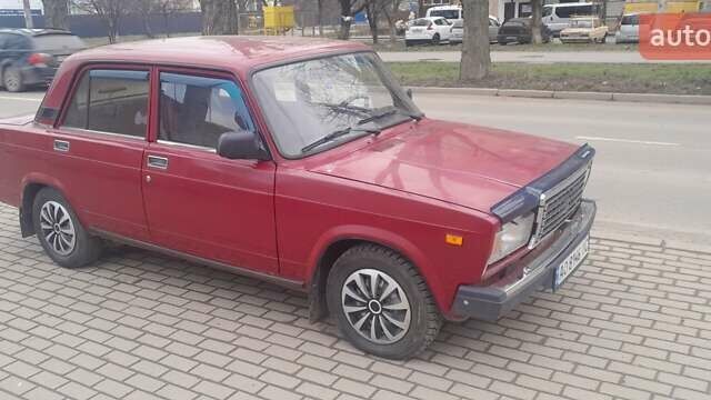 Красный ВАЗ 2107, объемом двигателя 1.5 л и пробегом 135 тыс. км за 1800 $, фото 2 на Automoto.ua