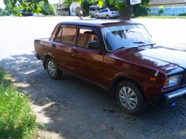 Красный ВАЗ 2107, объемом двигателя 1 л и пробегом 2 тыс. км за 850 $, фото 5 на Automoto.ua