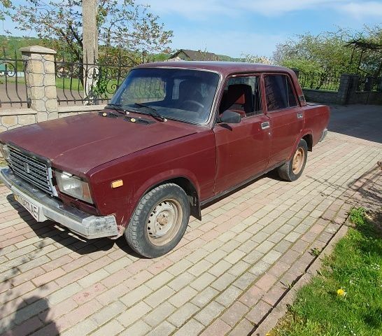 ВАЗ 2107 2006 в Богородчанах на Automoto.ua Красный ВАЗ 2107, объемом двигателя 1.5 л и пробегом 165 тыс. км за 650 $, фото 2 на Automoto.ua