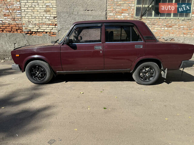 Красный ВАЗ 2107, объемом двигателя 1.45 л и пробегом 55 тыс. км за 1800 $, фото 1 на Automoto.ua