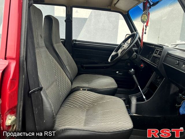 Красный ВАЗ 2107, объемом двигателя 15 л и пробегом 92 тыс. км за 1450 $, фото 3 на Automoto.ua