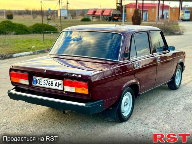 Красный ВАЗ 2107, объемом двигателя 15 л и пробегом 57 тыс. км за 2650 $, фото 3 на Automoto.ua