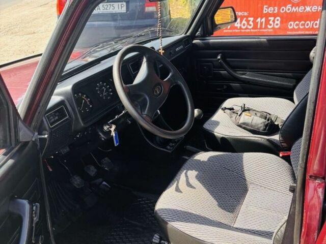 Красный ВАЗ 2107, объемом двигателя 1.5 л и пробегом 56 тыс. км за 2100 $, фото 4 на Automoto.ua