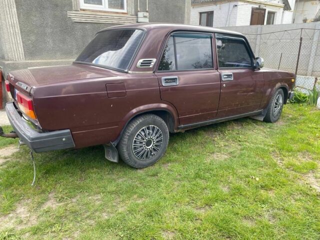 Красный ВАЗ 2107, объемом двигателя 0 л и пробегом 90 тыс. км за 942 $, фото 1 на Automoto.ua