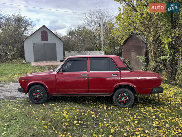 ВАЗ 2107 2006 у Попольне на Automoto.ua Червоний ВАЗ 2107, об'ємом двигуна 1.45 л та пробігом 109 тис. км за 1250 $, фото 4 на Automoto.ua