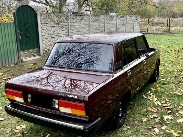 Красный ВАЗ 2107, объемом двигателя 1.5 л и пробегом 170 тыс. км за 2700 $, фото 2 на Automoto.ua