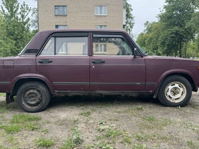 Красный ВАЗ 2107, объемом двигателя 1.5 л и пробегом 87 тыс. км за 800 $, фото 2 на Automoto.ua