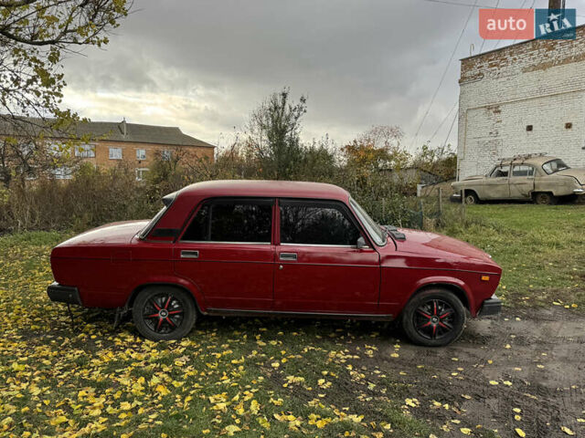 ВАЗ 2107 2006 у Попольне на Automoto.ua Червоний ВАЗ 2107, об'ємом двигуна 1.45 л та пробігом 109 тис. км за 1250 $, фото 1 на Automoto.ua