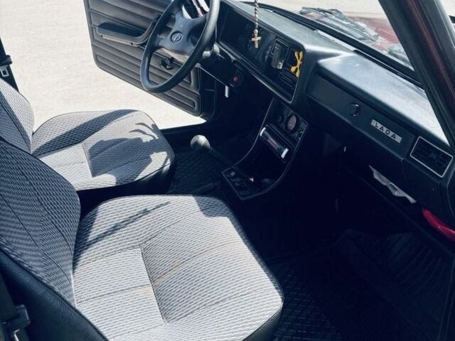 Красный ВАЗ 2107, объемом двигателя 1.5 л и пробегом 56 тыс. км за 2100 $, фото 6 на Automoto.ua