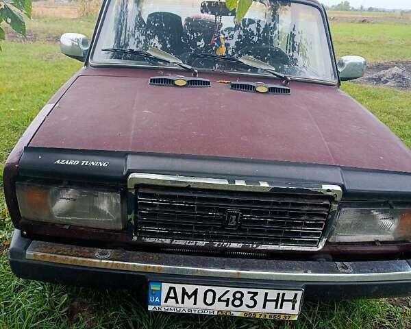 Красный ВАЗ 2107, объемом двигателя 1.5 л и пробегом 35 тыс. км за 950 $, фото 2 на Automoto.ua
