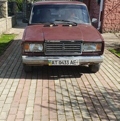 ВАЗ 2107 2006 в Богородчанах на Automoto.ua Красный ВАЗ 2107, объемом двигателя 1.5 л и пробегом 165 тыс. км за 650 $, фото 1 на Automoto.ua