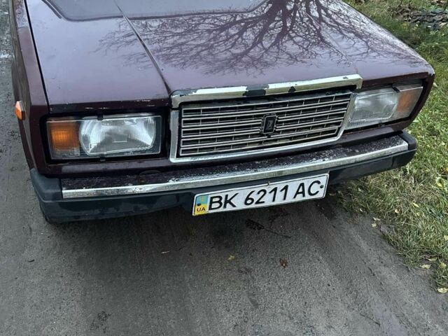 ВАЗ 2107 2006 у Костополе на Automoto.ua Червоний ВАЗ 2107, об'ємом двигуна 1.5 л та пробігом 140 тис. км за 1280 $, фото 4 на Automoto.ua