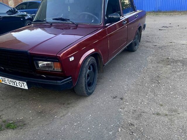 Красный ВАЗ 2107, объемом двигателя 1.5 л и пробегом 188 тыс. км за 1250 $, фото 2 на Automoto.ua