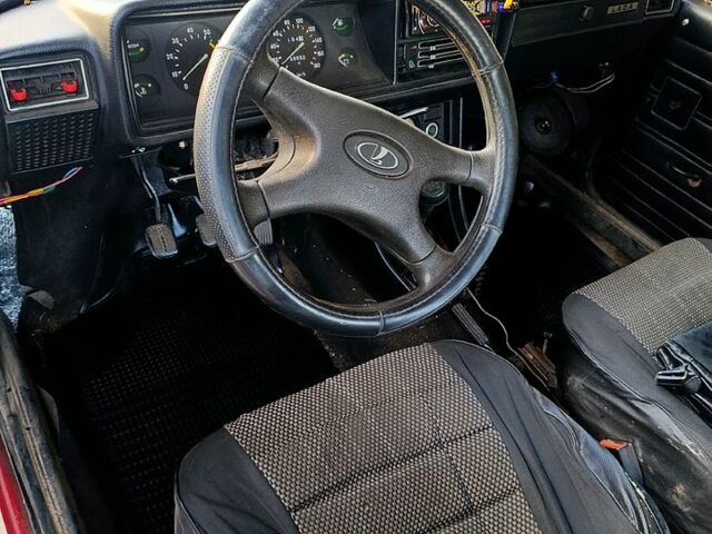 Красный ВАЗ 2107, объемом двигателя 1.6 л и пробегом 68 тыс. км за 899 $, фото 8 на Automoto.ua