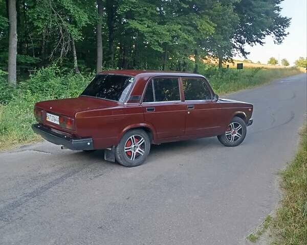 Красный ВАЗ 2107, объемом двигателя 1.6 л и пробегом 906 тыс. км за 1300 $, фото 3 на Automoto.ua