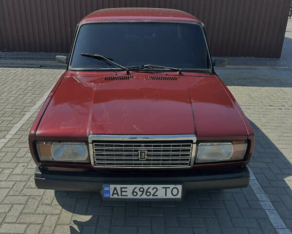 Красный ВАЗ 2107, объемом двигателя 1.5 л и пробегом 100 тыс. км за 1700 $, фото 1 на Automoto.ua