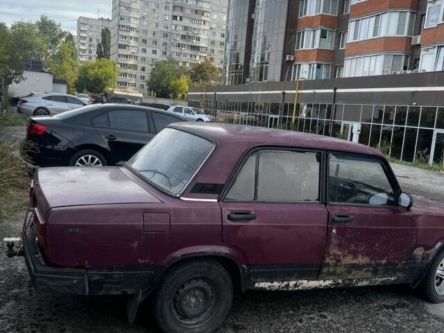 Красный ВАЗ 2107, объемом двигателя 1.5 л и пробегом 600 тыс. км за 400 $, фото 3 на Automoto.ua