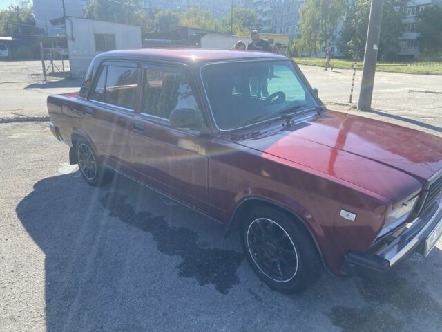 Красный ВАЗ 2107, объемом двигателя 1.5 л и пробегом 100 тыс. км за 1700 $, фото 2 на Automoto.ua