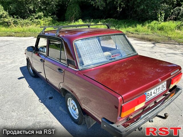 Красный ВАЗ 2107, объемом двигателя 1.5 л и пробегом 97 тыс. км за 1300 $, фото 3 на Automoto.ua