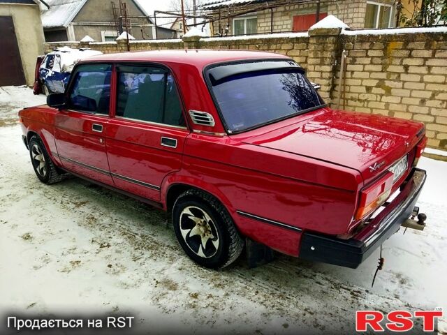 Красный ВАЗ 2107, объемом двигателя 1.5 л и пробегом 150 тыс. км за 1450 $, фото 3 на Automoto.ua