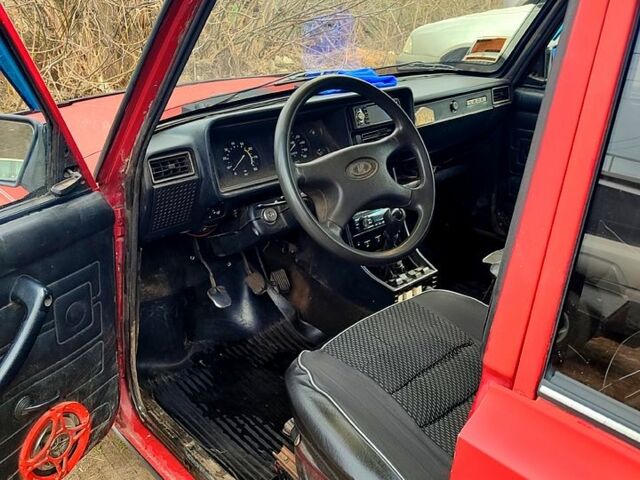 ВАЗ 2107 2007 в Изюме на Automoto.ua Красный ВАЗ 2107, объемом двигателя 1.5 л и пробегом 0 тыс. км за 1250 $, фото 1 на Automoto.ua