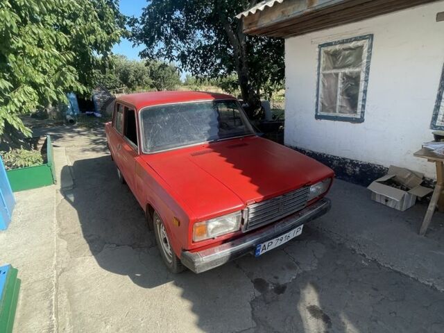 Красный ВАЗ 2107, объемом двигателя 1.5 л и пробегом 250 тыс. км за 728 $, фото 2 на Automoto.ua