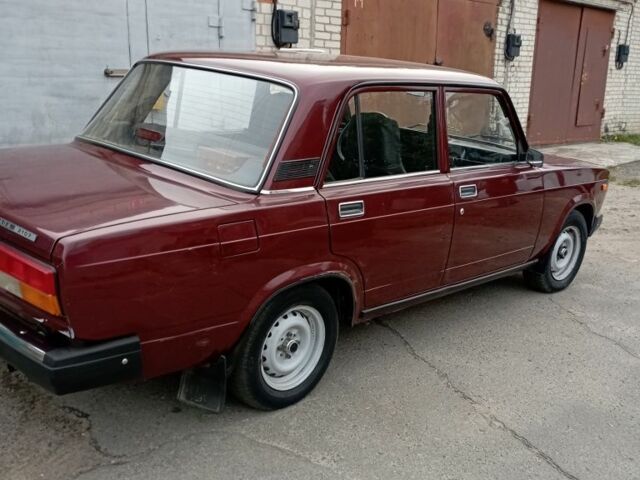 Червоний ВАЗ 2107, об'ємом двигуна 1.5 л та пробігом 70 тис. км за 1821 $, фото 1 на Automoto.ua