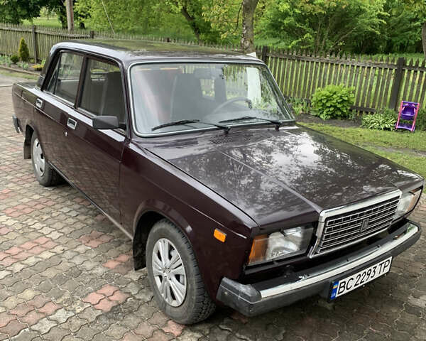 Красный ВАЗ 2107, объемом двигателя 1.6 л и пробегом 89 тыс. км за 1710 $, фото 2 на Automoto.ua