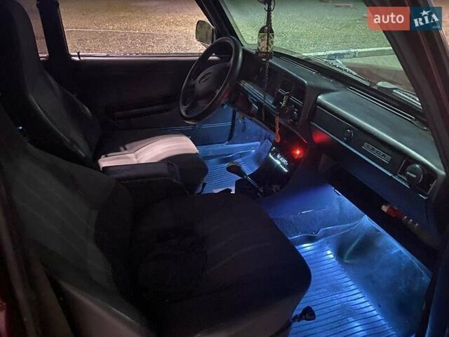 Червоний ВАЗ 2107, об'ємом двигуна 1.5 л та пробігом 10 тис. км за 2000 $, фото 5 на Automoto.ua