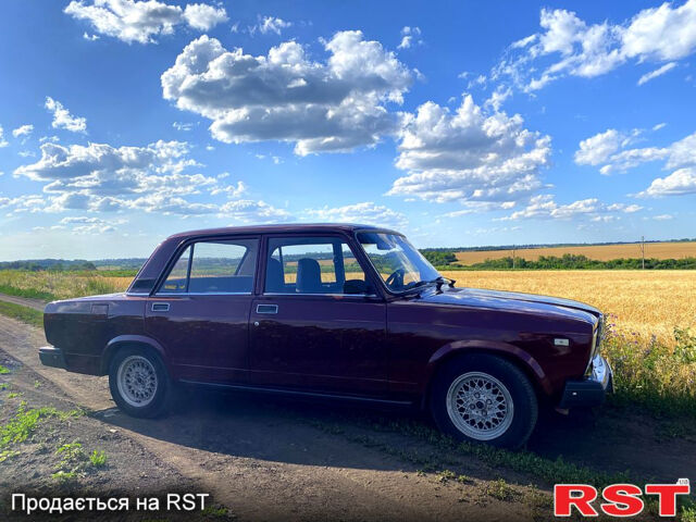 Красный ВАЗ 2107, объемом двигателя 1.5 л и пробегом 48 тыс. км за 2600 $, фото 1 на Automoto.ua