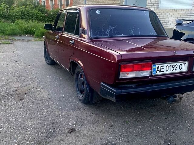 Красный ВАЗ 2107, объемом двигателя 1.5 л и пробегом 188 тыс. км за 1250 $, фото 3 на Automoto.ua