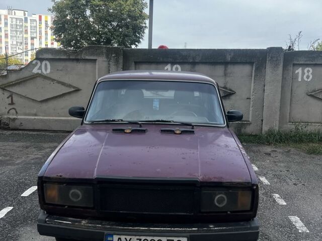 Красный ВАЗ 2107, объемом двигателя 1.5 л и пробегом 600 тыс. км за 400 $, фото 1 на Automoto.ua