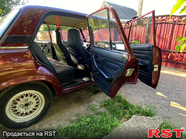 Красный ВАЗ 2107, объемом двигателя 1.5 л и пробегом 48 тыс. км за 2600 $, фото 9 на Automoto.ua