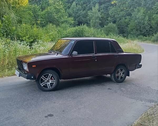 Красный ВАЗ 2107, объемом двигателя 1.6 л и пробегом 906 тыс. км за 1300 $, фото 1 на Automoto.ua