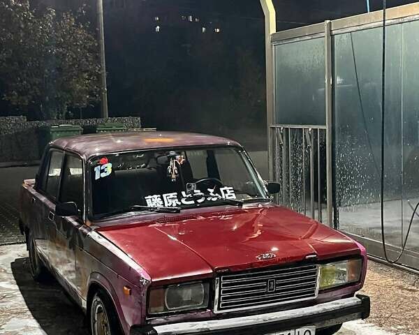 Красный ВАЗ 2107, объемом двигателя 1.6 л и пробегом 255 тыс. км за 1000 $, фото 1 на Automoto.ua