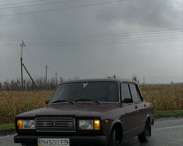 Красный ВАЗ 2107, объемом двигателя 1.6 л и пробегом 130 тыс. км за 1750 $, фото 1 на Automoto.ua