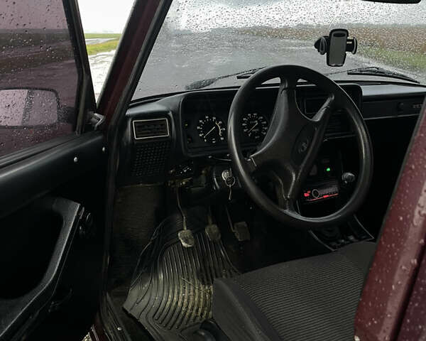 Красный ВАЗ 2107, объемом двигателя 1.6 л и пробегом 130 тыс. км за 1750 $, фото 5 на Automoto.ua