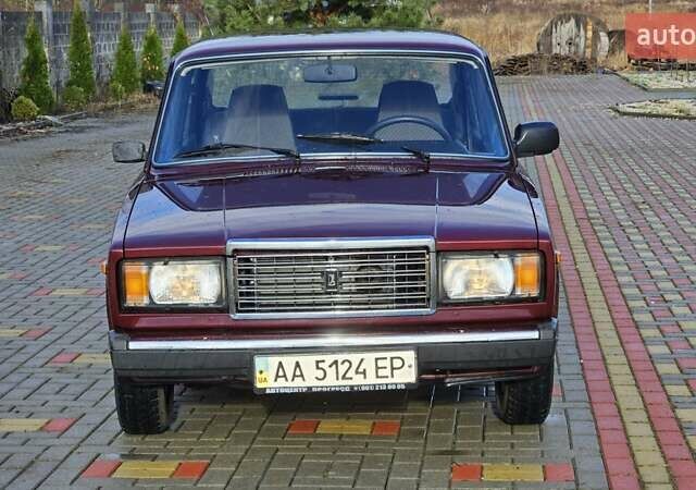 ВАЗ 2107 2007 в Иршава на Automoto.ua Красный ВАЗ 2107, объемом двигателя 0 л и пробегом 24 тыс. км за 2999 $, фото 1 на Automoto.ua