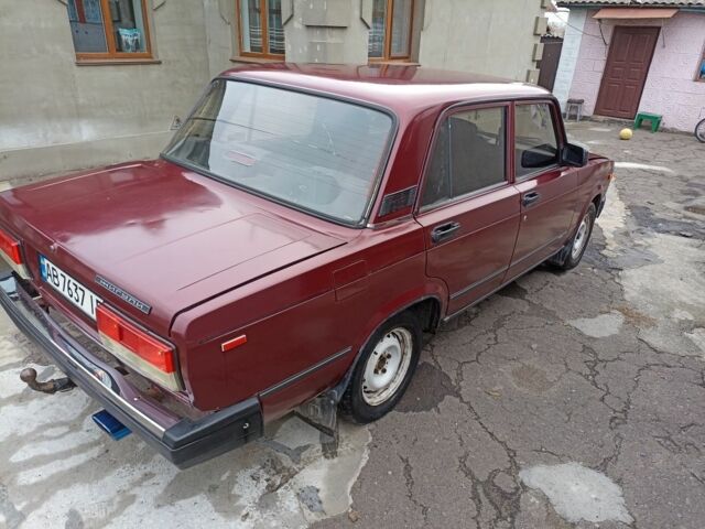 Красный ВАЗ 2107, объемом двигателя 1.5 л и пробегом 150 тыс. км за 850 $, фото 2 на Automoto.ua