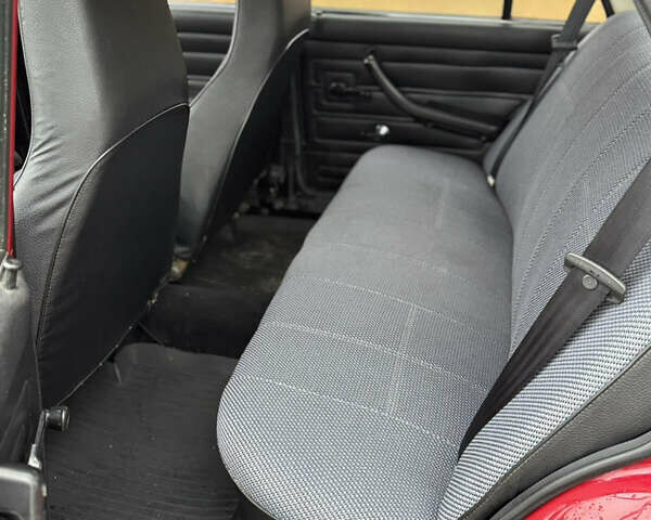 Красный ВАЗ 2107, объемом двигателя 1.5 л и пробегом 47 тыс. км за 2499 $, фото 85 на Automoto.ua