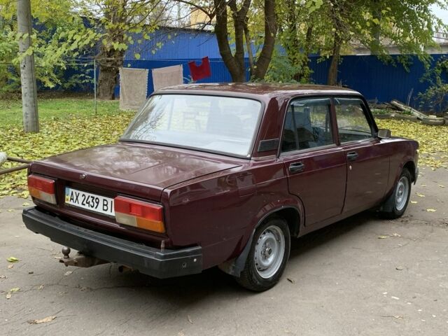 Красный ВАЗ 2107, объемом двигателя 1.5 л и пробегом 68 тыс. км за 774 $, фото 2 на Automoto.ua