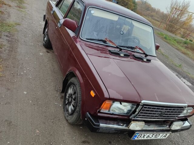 Красный ВАЗ 2107, объемом двигателя 1.5 л и пробегом 57 тыс. км за 1930 $, фото 1 на Automoto.ua