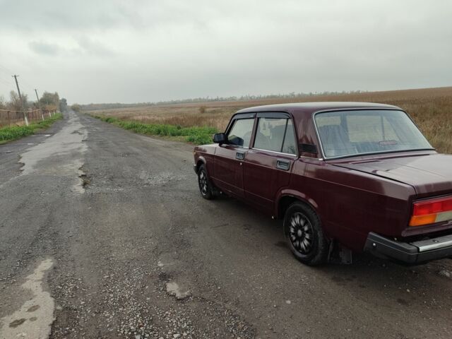 Красный ВАЗ 2107, объемом двигателя 1.5 л и пробегом 57 тыс. км за 1930 $, фото 3 на Automoto.ua