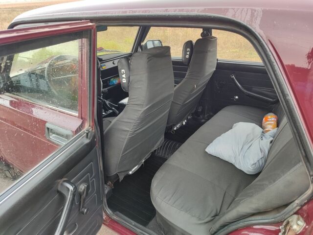 Красный ВАЗ 2107, объемом двигателя 1.5 л и пробегом 57 тыс. км за 1930 $, фото 4 на Automoto.ua