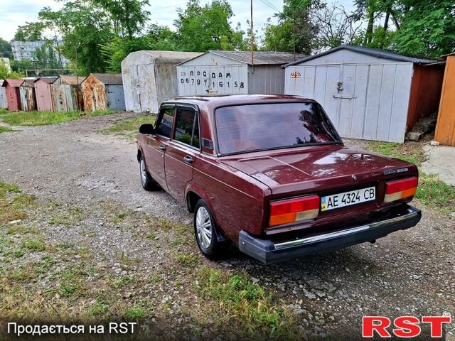 Красный ВАЗ 2107, объемом двигателя 1.5 л и пробегом 112 тыс. км за 1700 $, фото 4 на Automoto.ua